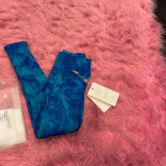 Bombshell leggings - Picture 2 of 5